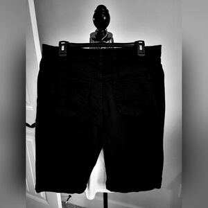 Women's Gloria Vanderbilt Amanda Black 5-pocket Zippered Bermuda Shorts, Cuffed